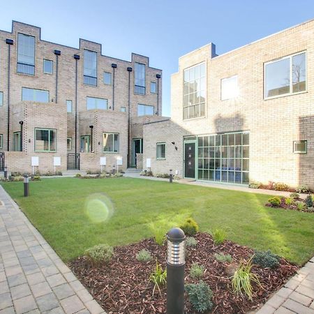 Stunning Newbuilt 3 Bed House Sleeps 9 Edmonton Exterior foto