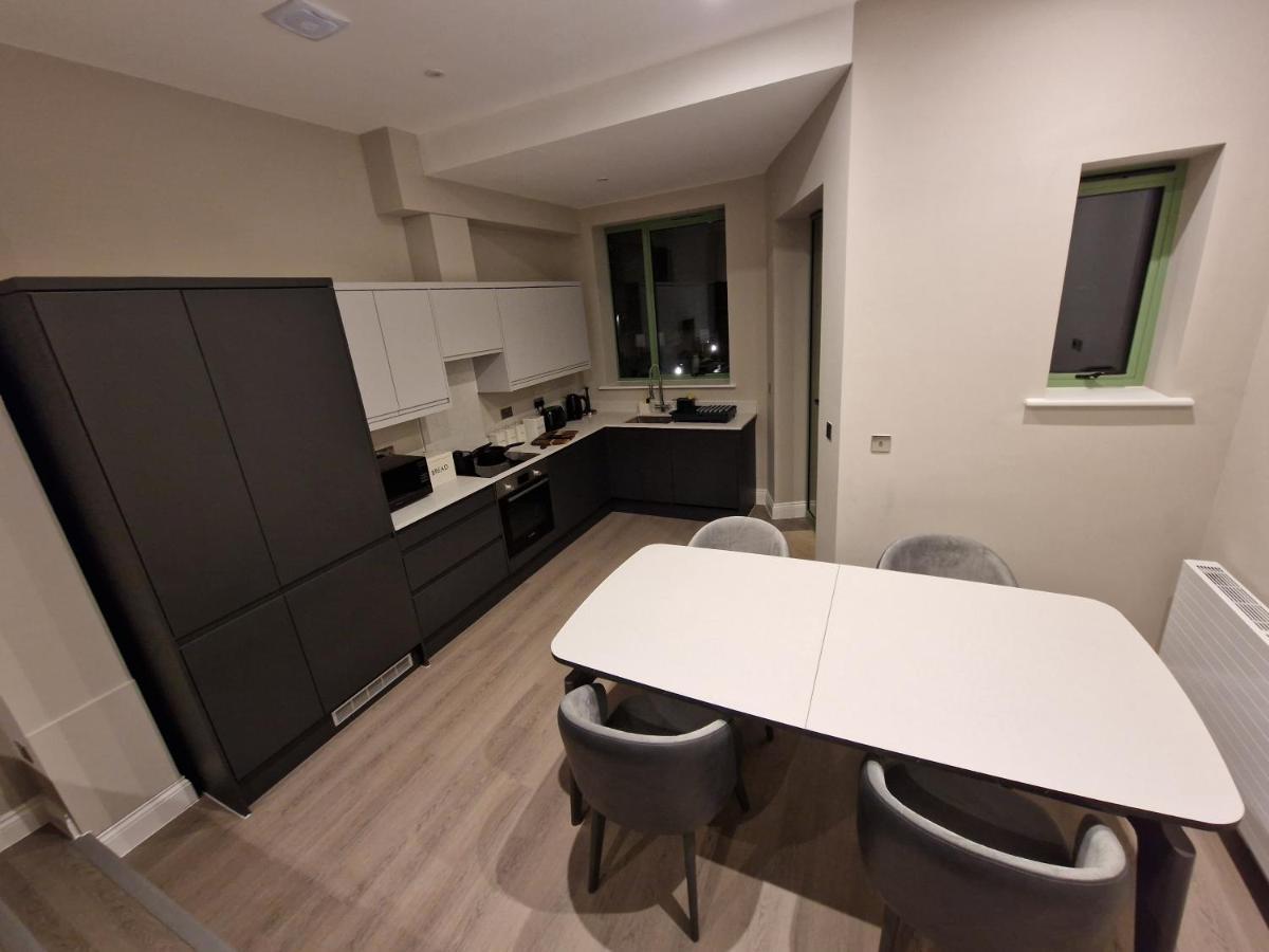 Stunning Newbuilt 3 Bed House Sleeps 9 Edmonton Exterior foto